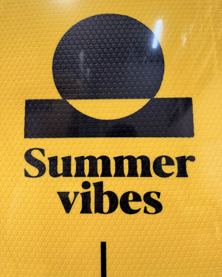 Summer vibes Stable Table Softboard with Handle - Yellow white