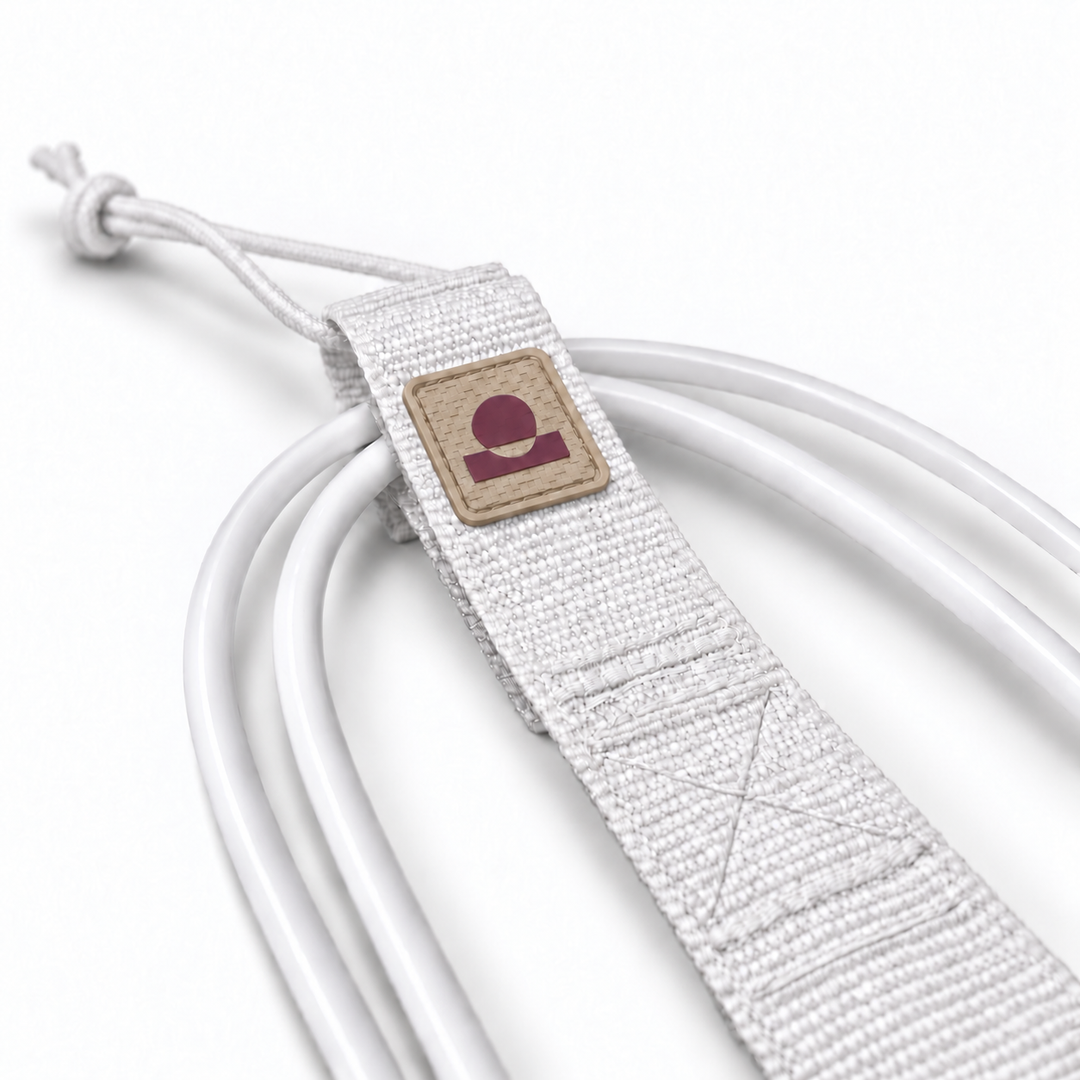 Summer Vibes White/Berry leash rail-saver webbing, logo patch, stitching and smooth cord detail