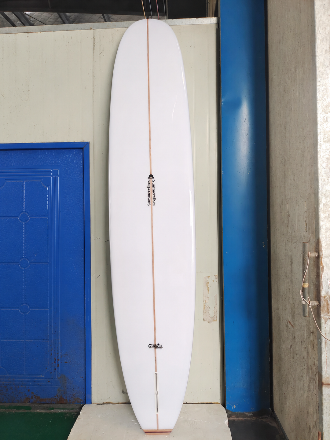 Summer vibes Classic Noserider White Wood Gloss surfboard bottom view