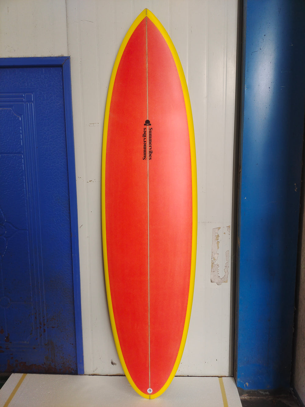 Summer vibes Discus Egg Round Tail Surfboard – Orange/Yellow — full deck factory photo