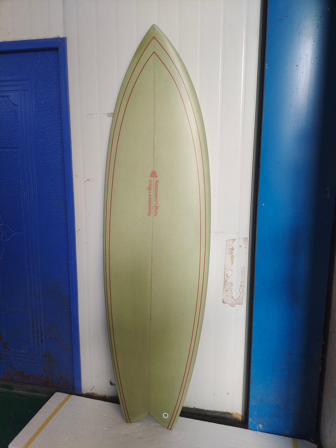 Summer vibes Fish Swallow Tail Surfboard – Earthy Sage — full deck factory photo
